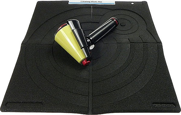 Entretien vinyle Nagaoka Conical Rolling cleaner with workmat